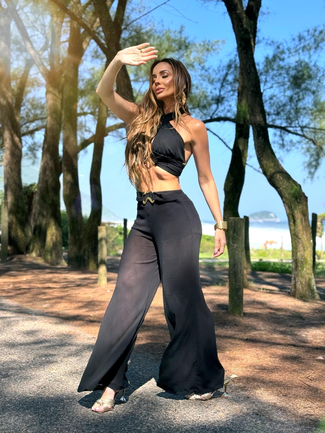 Calça Plisset preta