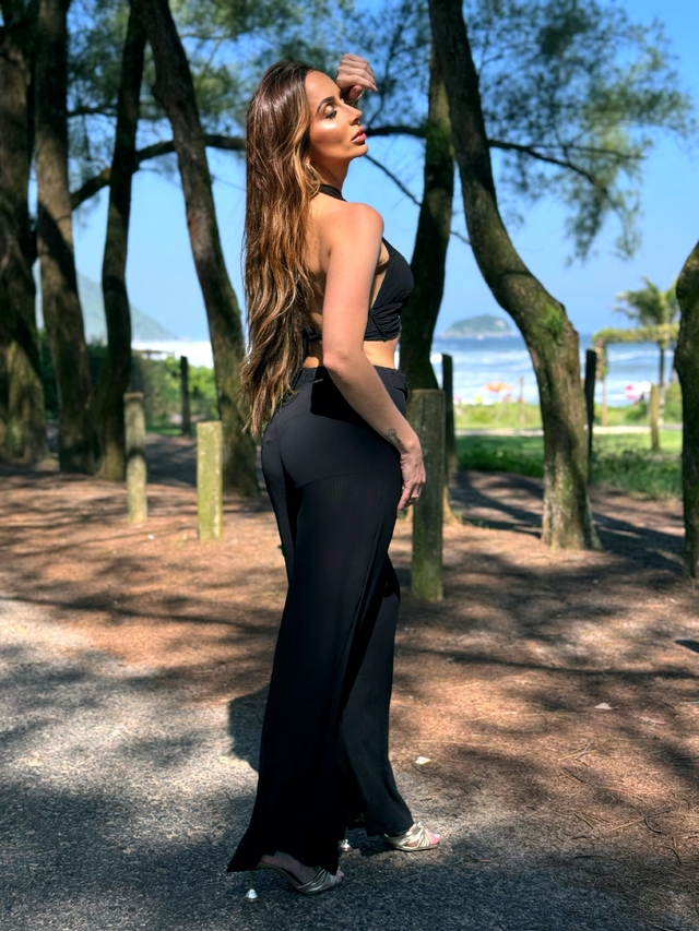 Calça Plisset preta